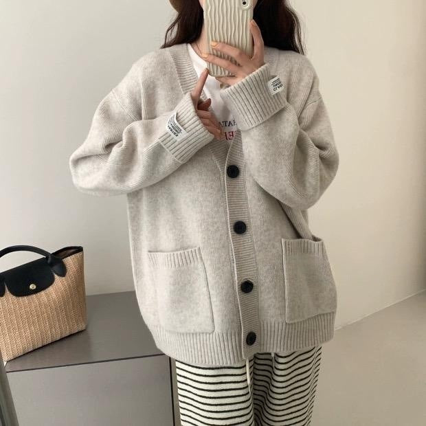 Autumn and Winter New Retro Knitted Cardigan for Women Korean Style Loose Slimming Rolled Edge Sleeves Patch Pocket Soft Sweater Jacket