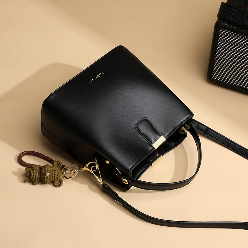 Fashionable autumn handheld bucket bag, simple and elegant messenger bag