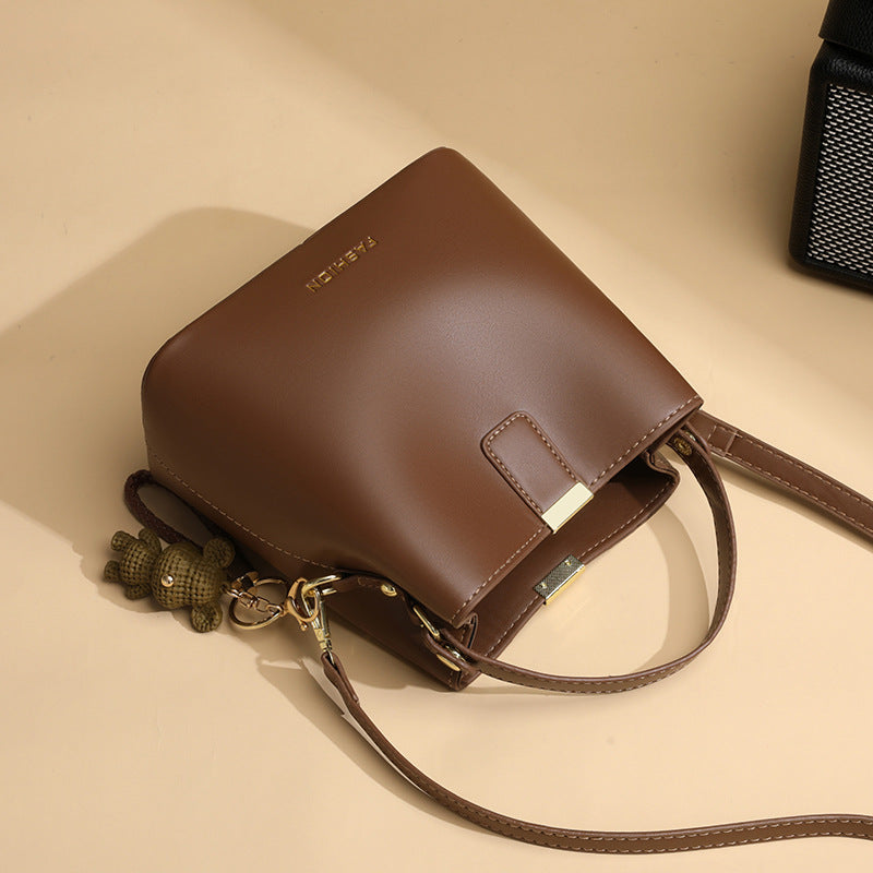 Fashionable autumn handheld bucket bag, simple and elegant messenger bag