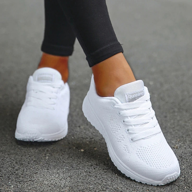 New Fashion Breathable Trainers Comfortable Sneakers Mesh Fabric Lace Up Women's Tennis Shoes For Women