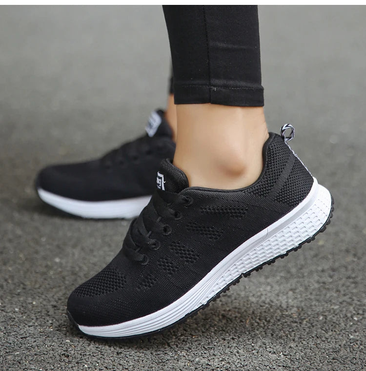 New Fashion Breathable Trainers Comfortable Sneakers Mesh Fabric Lace Up Women's Tennis Shoes For Women